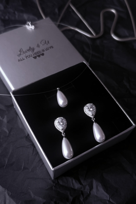 Set Bijuterii Mireasă AVIELLE– Cercei cu Perle picătura cu pietre Cubic Zirconia & Colier cu Fir Invizibil, Perlă Plutitoare [5]