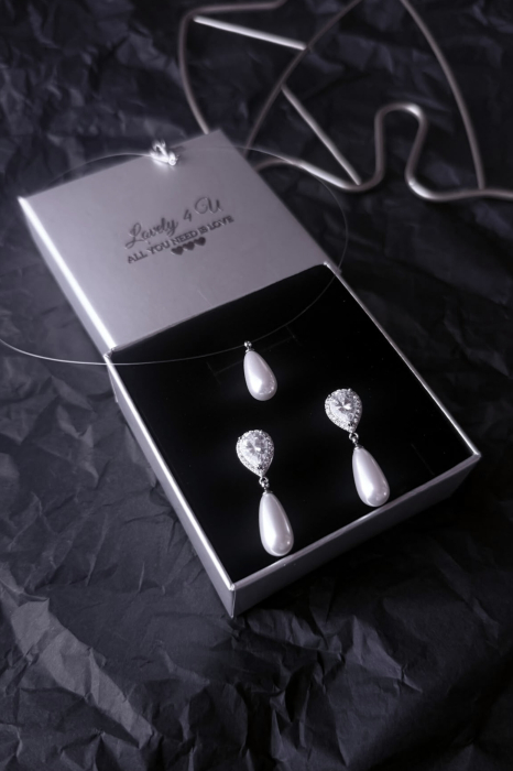Set Bijuterii Mireasă AVIELLE– Cercei cu Perle picătura cu pietre Cubic Zirconia & Colier cu Fir Invizibil, Perlă Plutitoare [4]