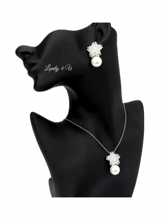 set bijuterii cu perle, set colier si cercei mireasa cu perle, colier si cercei mireasa,  set bijuterii cercei si colier mireasa, set accesorii pentru mirese, set accesorii lovely 4 u,Cercei mireasa, Bijuterii mireasa, CERCEI LOVELY 4 U, CERCEI ELEGANTI,CERCEI PREMIUM, CERCEI zirconiu, CERCEI DE LUX, CERCEI NUNTA, NUNTA 2024, ACCESORII NUNTA, ACCESORII LOVELY 4U, BIJUTERI ,  set mireasa, set nunta, seturi handmade mireasa, Cercei mireasa, Bijuterii mireasa, cercei lungi mireasa, cercei argintii mireasa, set diadema si cercei mireasa, cercei nasa [3]