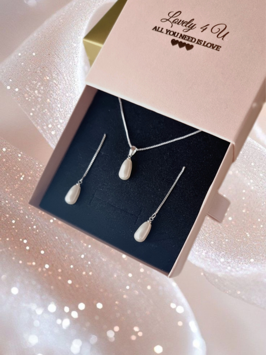 accesorii nunta, bijuterii din perle, bijuterii handmade mireasa, bijuterii mireasă, set bijuterii argint, bijuterii cu perle Swarovski, colier argint cu perle, cercei argint eleganți, accesorii mireasă handmade, bijuterii handmade România, bijuterii elegante argint, set colier și cercei mireasă, bijuterii rafinate femei, bijuterii evenimente speciale, bijuterii sofisticate argint, cadou femei bijuterii, set bijuterii delicate, bijuterii argint 925 femei, set perle Swarovski, accesorii fashion femei, bijuterii premium handmade, bijuterii personalizate mireasă, bijuterii lux mireasă, colier argint perle, cercei lungi argint, set mireasă perle, bijuterii cadou elegant, bijuterii rafinate argint 925, bijuterii damă lux, bijuterii delicate și feminine, bijuterii argint pentru ocazii speciale, accesorii nuntă elegante, bijuterii fine argint și perle. bijuterii mireasa, bobite mireasa, cercei argint mireasa, perlute mireasa, set mireasa, set nunta, seturi handmade mireasa [5]