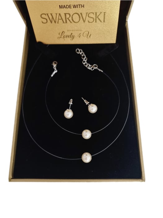set bijuterii mireasă, set bijuterii Swarovski, set bijuterii cu perle, set bijuterii handmade, set mireasă cu perle, set bijuterii colier cercei brățară, set bijuterii elegante, set bijuterii cununie civilă, set bijuterii cadou femeie, set bijuterii rafinate, set bijuterii fir transparent, set bijuterii perle ivory, set bijuterii personalizate, bijuterii handmade România, set bijuterii minimaliste, set bijuterii Lovely 4 U, set bijuterii mireasă delicate, set bijuterii eveniment elegant, [2]
