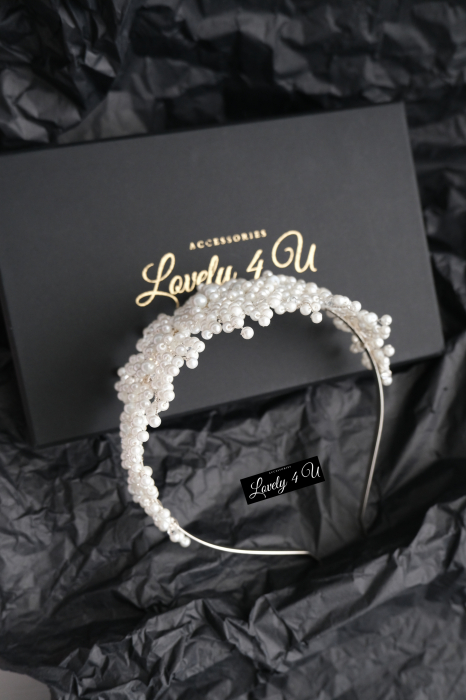 Coronita plata cu perle, coronita mireasa cu perle,Diadema TEODORA – Coroniță Extravagantă cu Perle și Cristale, Coroniță Mireasă TEODORA – Eleganță și Strălucire Handmade, Diadema TEODORA – Accesoriu Glamour pentru Mirese, Coroniță TEODORA – Design Sofisticat cu Perle și Cristale, Diadema TEODORA – Accesoriu Premium pentru Coafuri de Mireasă, Coroniță de Lux TEODORA – Placată cu Argint și Decorată Manual, Accesoriu Mireasă TEODORA – Strălucire și Rafinament, Diadema TEODORA – Coroniță Regală cu Sclipiri de Cristale, Coroniță Mireasă Handmade TEODORA – Look Unic și Memorabil, coronita lata cu perle, bentita mireasa cu perle, cordeluta mireasa cu perle, cordeluta lata cu perle, coronite pentru mirese, accesorii de par pentru mirese, tiara mireasa, set coronita si cercei mireasa [10]
