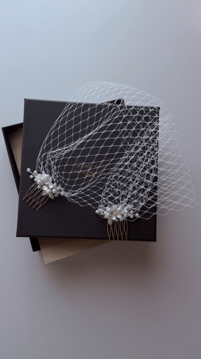 ÉLISE, voaletă mireasă birdcage handmade cu perle, 2 piepteni decorați și dimensiuni personalizabile. Creată manual în România de LOVELY 4 U. [7]