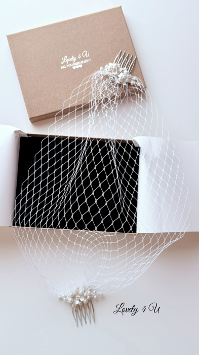ÉLISE, voaletă mireasă birdcage handmade cu perle, 2 piepteni decorați și dimensiuni personalizabile. Creată manual în România de LOVELY 4 U. [5]
