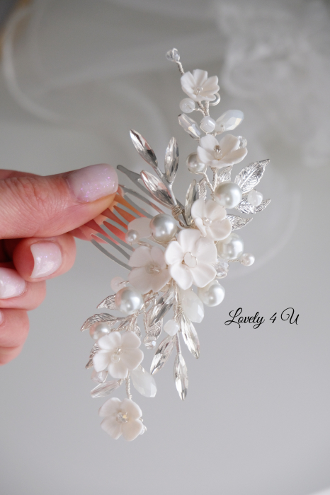 Diadema cu flori, PIEPTAN MIREASA, DIADEMA MIREASA, ACCESORIU PAR MIREASA, ACCESORII DE PAR MIRESE, ACCESORII NUNTA, ACCESORII CU PERLE, DIADEMA CU PERLE, PIEPTAN VOAL MIREASA, BIJUTERII PAR MIREASA, [12]