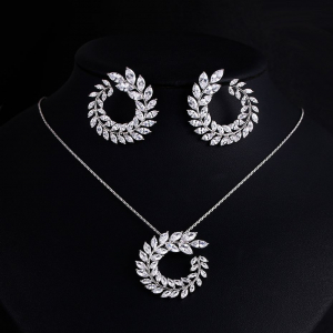 Set Bijuterii LIVIA – Eleganță și Strălucire, Set Mireasă Lănțișor și Cercei cu Zirconiu AAA+, Pandantiv și Cercei Placati cu Aur Alb – Model Elegant, Bijuterii Strălucitoare pentru Evenimente Speciale, Set LIVIA – Accesoriu Perfect pentru Mirese, Cercei și Pandantiv cu Pietricele Zirconiu Cubic, Bijuterii Fine și Rafinate pentru Ocazii Elegante, Accesoriu de Lux – Lănțișor și Cercei Placați cu Aur, Set de Bijuterii Handmade – Strălucire și Rafinament, Set LIVIA – Accesoriu Ideal pentru Ținute Elegante,colier si cercei mireasa,  set bijuterii cercei si colier mireasa, set accesorii pentru mirese, set accesorii lovely 4 u,Cercei mireasa, Bijuterii mireasa, CERCEI LOVELY 4 U, CERCEI ELEGANTI,CERCEI PREMIUM, CERCEI zirconiu, CERCEI DE LUX, CERCEI NUNTA, NUNTA 2024, ACCESORII NUNTA, ACCESORII LOVELY 4U, BIJUTERI ,  set mireasa, set nunta, seturi handmade mireasa, Cercei mireasa, Bijuterii mireasa, cercei lungi mireasa, cercei argintii mireasa, set diadema si cercei mireasa, cercei nasa [1]