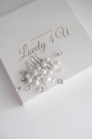 agrafa mica cu perle , accesoriu mic lateral mireasa, accesoriu mireasa,  accesorii lovely 4 u , accesorii de par mirese bucuresti, bijuterii mireasa cluj, diadema, accesorii de par iasi, nunta 2024, perle,  pieptene handmade  nunta , ornament pentru par mireasa, pieptene cu perle, diadema timisoara, diadema finuta mireasa, coafuri cu coc mireasa, coafuri 2024 [1]