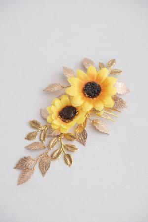 accesoriu floarea soarelui, bijuterii floarea soarelui, accesoriu mic auriu cu frunze pentru mirese, accesorii lovely 4 u, bijuterii cu frunze, buchet mireasa  floarea soarelui, coafuri si diadema mireasa, pieptan voal mireasa, accesorii pentru mirese, accesorii de par cununie civila [7]