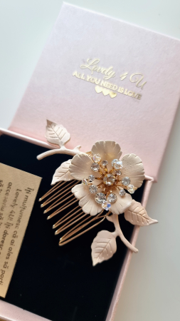 Agrafa par mireasa, accesorii Lovely for you, accesorii handmade Romania, pieptan mic mireasa, pieptan lateral mireasa, decoratiune par mireasa, accesorii pentru mirese accesoriu păr mireasă, bijuterii păr mireasă, accesoriu păr handmade, pieptăn mireasă, accesoriu coc mireasă, [8]