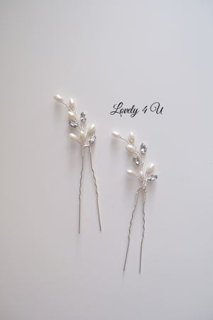 Accesorii  finute par mireasa ANGY - Agrafe coc mireasa handmade, placate cu argint, pietricele, agrafe / pin pentru fixare voal mireasaAgrafe coc mireasa, accesorii par mireasa, accesorii Lovely 4 U, bijuterii par mireasă, bijuterii mireasa, pin coc, accesorii cu perle albe, accesorii pentru mirese, nunta2023, bijuterii , agrafe , pin coc mireasa, accesorii mici coc, agrafe mici cu perle, set agrafe si cercei mireasa [1]