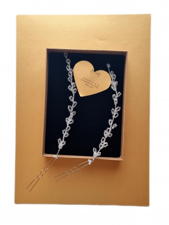 agrafe lungi mireasă, agrafe mireasă tip crenguță, agrafe mireasă handmade, pinuri coc mireasă, accesorii mireasă păr, agrafe placate cu argint, agrafe păr lung, accesorii mireasă naturale, agrafe mireasă flexibile, agrafe păr romantic, agrafe coc nașă, accesorii păr cununie civilă, agrafe păr eveniment special, agrafe deosebite mireasă, agrafe elegante argintii, agrafe mireasă coafuri texturate, agrafe tip ramură, agrafe lungi păr, bijuterii handmade păr, Lovely 4 U agrafe, accesorii păr inspirate din natură, accesorii mireasă unicat, accesorii handmade Timișoara, agrafe păr cu pietricele, agrafe păr lucrate manual [1]