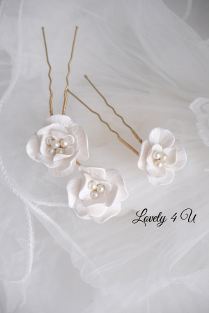 agrafa par mireasa cu perle, agrafa par mireasa cu flori, pin coc mireasa, set agrafe pentru mirese, ormamente per mireasa, perle, accesorii de par handmade, accesorii lovely 4 u ,  diadema mireasa cu flori, pieptan mic mireasa cu flori, pieptan cu bujori, pieptan voal mireasa, accesorii lovely 4 u, diadema si cercei mireasa, set accesorii mireasa, set diadema si cercei mireasa, set diadema bratara si cercei mireasa, accesorii de par mireasa, ornament par mireasa, decoratiuni de par pentru mirese, [13]