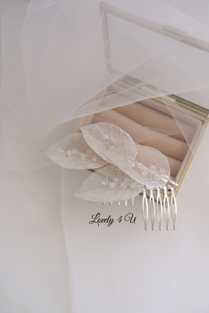 Diadema Mireasă Swarovski ALEXIA – Accesoriu Boem cu Cristale și Frunzulițe Argintate,PIEPTAM MIREASA, ACCESORIU BOEM MIREASA,  ACCESORII LOVELY 4 U, PIEPTAN VOAL MIREASA, PIEPTAN CU CRISTALE SWAROVSKI,  DIADEMA CU SWAROVSKI,  DIADEMA MIREASA, [13]