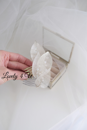 Diadema Mireasă Swarovski ALEXIA – Accesoriu Boem cu Cristale și Frunzulițe Argintate,PIEPTAM MIREASA, ACCESORIU BOEM MIREASA,  ACCESORII LOVELY 4 U, PIEPTAN VOAL MIREASA, PIEPTAN CU CRISTALE SWAROVSKI,  DIADEMA CU SWAROVSKI,  DIADEMA MIREASA, [11]