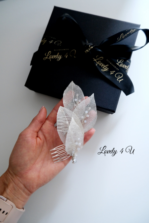 Diadema Mireasă Swarovski ALEXIA – Accesoriu Boem cu Cristale și Frunzulițe Argintate,PIEPTAM MIREASA, ACCESORIU BOEM MIREASA,  ACCESORII LOVELY 4 U, PIEPTAN VOAL MIREASA, PIEPTAN CU CRISTALE SWAROVSKI,  DIADEMA CU SWAROVSKI,  DIADEMA MIREASA, [20]