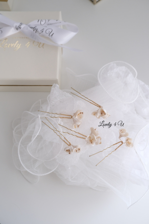 accesorii lovely 4 u, agrafe cu perle pentru mireasa, agrafe cu flori coc mireasa, agrafe cu flori si perle alungite, agrafe cu perle coc mireasa, agrafe aurii, set agrfe par, Accesoriu mic mireasa, diadema cu flori,  acceoriu mireasa, agrafe cu flori mireasa, agrafe mireasa, diadema cu flori mireasa, diadema mireasa, coafuri mireasa bucuresti,  coafuri mireasa cluj, pini cu flori mireasa, pini mireasa, coc mireasa cu diadema [9]