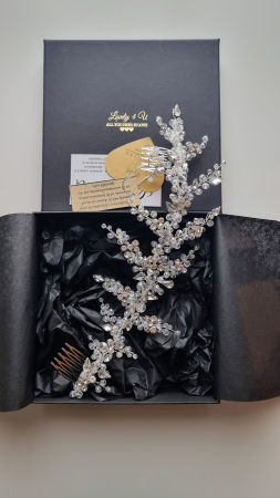 Diadema mireasa, Accesoriu elegant, PIEPTAN MIREASA, DIADEMA MIREASA, ACCESORIU PAR MIREASA, ACCESORII DE PAR MIRESE, ACCESORII NUNTA, ACCESORII CU CRISTALE, DIADEMA CU PIETRE, PIEPTAN VOAL MIREASA, BIJUTERII PAR MIREASA, CORONITA, TIARA, accesoriu par mireasa, bucuresti, cluj, cristale swarovski, diadema mireasa, diadema swarovski, iasi, mireasa, nunta, nunta 2020, pieptene mireasa, pini mireasa, Timisoara [19]