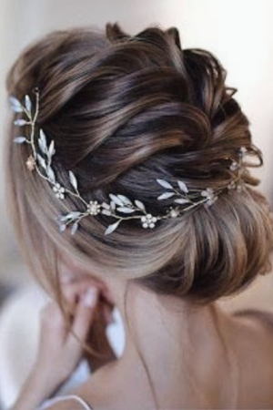 BENTITE & ACCESORII LUNGI - PIEPTAN MIREASA, DIADEMA MIREASA, ACCESORIU PAR MIREASA, ACCESORII DE PAR MIRESE, ACCESORII NUNTA, ACCESORII CU PERLE, DIADEMA CU PERLE, PIEPTAN VOAL MIREASA, BIJUTERII PAR MIREASA, CORONITA, TIARA