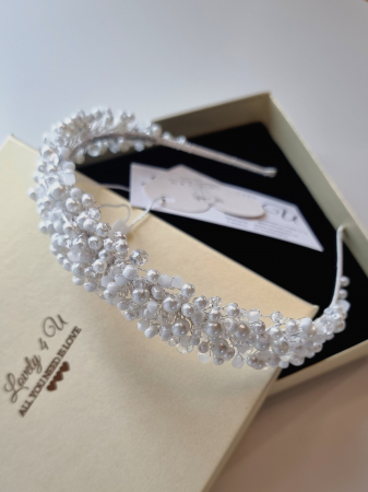 CORONITA MIREASA CU PERLE, ACCESORII DE PAR PENTRU MIRESE, CORONITA SI CERCEI MIREASA, SET DIADEMA SI CERCEI MIREASA , ACCESORII LOVELY 4 U, DIADEMA MIREASA cu perle, DIADEMA cu perle, BIJUTERII MIREASA cu perle, coronita cu pietricele, coronita mireasa cu perle, CORONITA MIREASA, ACCESORII VOAL MIREASA, Tiara CU perle MIREASĂ, TIARA MIREASA [33]