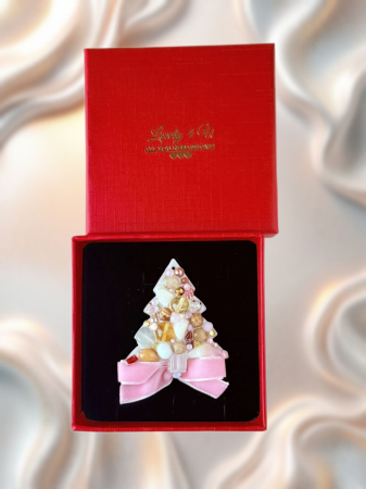 Broșă handmade „Brad Happy Christmas” – bijuterie elegantă cu pietre semiprețioase citrin, piatra lunii, jad, cuarț roz, jasp, piatra soarelui și cameol – model unicat Lovely 4 U. [1]