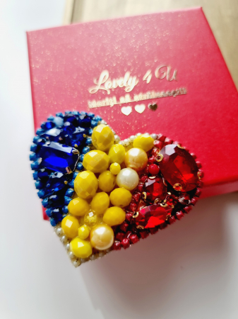 Broșă inimă tricoloră - Idei cadou 1 Decembrie, accesoriu tricolor, insigna steagul romaniei, bijuterii steagul romaniei, set accesorii tricolore steagul romaniei, cercei ,  Set broșă și colier - bijuterii tricolor steagul romaniei, ziua nationala a romaniei, 1 decembrie, cadou 1 decembrie, cadou pentru doamne 1 decembrie, idei cadouri ziua nationala a romananiei, accesorii lovely 4 u, 1 decembrie accesorii [2]
