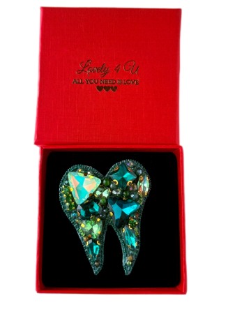 Broșă handmade Dinte – Bijuterie unicat Lovely 4 U cu pietre semiprețioase Jad și Unakit, realizată manual în România [3]