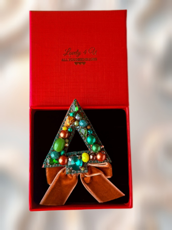 Broșă elegantă handmade Brad de Crăciun cu pietre semiprețioase Jad și Unakit, cristale și perle – model unicat, cadou cu semnificație | Lovely 4 U [2]