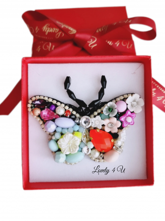 CADOU MARTISOR, CADOU 8 MARTIE, CADOU SPECIAL MAMA, BROSA FLUTURAS, BROSA CUSUTA MANUAL, BROSE HANDEMADE, FLUTURE CU PERLE, ACCESORII FLUTURAS, ACCESORII LOVELY 4 U, BIJUTERII FLUTURAS, BIJUTERII 2024 [1]