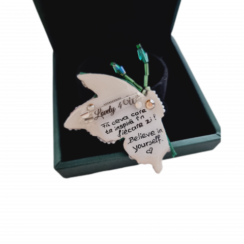 CADOU MARTISOR, CADOU 8 MARTIE, CADOU SPECIAL MAMA, BROSA FLUTURAS, BROSA CUSUTA MANUAL, BROSE HANDEMADE, FLUTURE CU PERLE, ACCESORII FLUTURAS, ACCESORII LOVELY 4 U, BIJUTERII FLUTURAS, BIJUTERII 2024 [3]
