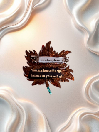 Broșă handmade  cu pietre naturale semiprețioase:coral, grnat, jasp, cameol, jad, piatra lunii  și perle Swarovski, mesaj pe verso YOU ARE BEAUTIFUL, BELIEVE IN YOURSELF [2]