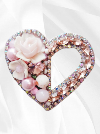 broșă inimă, broșă handmade, broșă cu perle roz, broșă elegantă, broșă statement, [1]