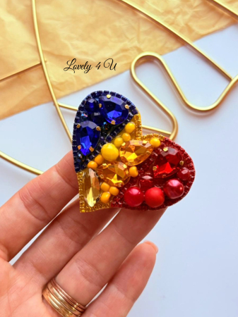 Broșă inimă tricoloră - Idei cadou 1 Decembrie, accesoriu tricolor, insigna steagul romaniei, bijuterii steagul romaniei, set accesorii tricolore steagul romaniei, cercei ,  Set broșă și colier - bijuterii tricolor steagul romaniei, ziua nationala a romaniei, 1 decembrie, cadou 1 decembrie, cadou pentru doamne 1 decembrie, idei cadouri ziua nationala a romananiei, accesorii lovely 4 u, 1 decembrie accesorii [1]