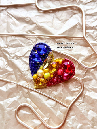 Broșă inimă tricoloră - Idei cadou 1 Decembrie, accesoriu tricolor, insigna steagul romaniei, bijuterii steagul romaniei, set accesorii tricolore steagul romaniei, cercei ,  Set broșă și colier - bijuterii tricolor steagul romaniei, ziua nationala a romaniei, 1 decembrie, cadou 1 decembrie, cadou pentru doamne 1 decembrie, idei cadouri ziua nationala a romananiei, accesorii lovely 4 u, 1 decembrie accesorii [4]