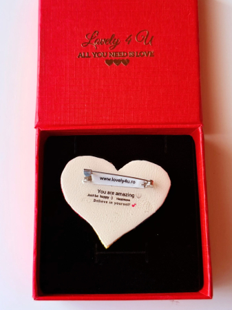 Broșă inimă tricoloră - Idei cadou 1 Decembrie, accesoriu tricolor, insigna steagul romaniei, bijuterii steagul romaniei, set accesorii tricolore steagul romaniei, cercei ,  Set broșă și colier - bijuterii tricolor steagul romaniei, ziua nationala a romaniei, 1 decembrie, cadou 1 decembrie, cadou pentru doamne 1 decembrie, idei cadouri ziua nationala a romananiei, accesorii lovely 4 u, 1 decembrie accesorii [3]