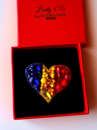 Broșă inimă tricoloră - Idei cadou 1 Decembrie, accesoriu tricolor, insigna steagul romaniei, bijuterii steagul romaniei, set accesorii tricolore steagul romaniei, cercei ,  Set broșă și colier - bijuterii tricolor steagul romaniei, ziua nationala a romaniei, 1 decembrie, cadou 1 decembrie, cadou pentru doamne 1 decembrie, idei cadouri ziua nationala a romananiei, accesorii lovely 4 u, 1 decembrie accesorii [5]