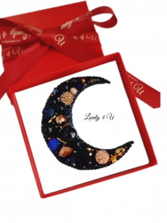 BROSA BRAD , ACCESORII LOVELY 4 U, accesorii lovely 4 u, cadou timisoara, brosa coroni de iarna cu pietre colorate, brose colorate, brose craciun, brose cu pietre naturale, brose handmade, brose handmade colorate de craciun, brose pietre semipretioase, cadouri copii craciun, cadouri craciun, cadouri de craciun, cadouri de craciun pentru copii, cadouri de craciun pentru fete,  BIJUTERII LOVELY 4 U, BIJUTERII ACCESORII POM DE CRĂCIUN, BROSE ELEGANTE, CADOU CRACIUN, BIJUTERII CRACIUN, BIJUTERII, BROSE, CADOU DE LUX, ACCESORII DE LUX, IDEI CADOU [3]