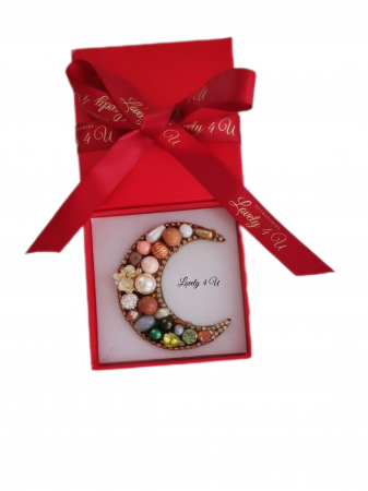 BROSA BRAD , ACCESORII LOVELY 4 U, accesorii lovely 4 u, cadou timisoara, brosa coroni de iarna cu pietre colorate, brose colorate, brose craciun, brose cu pietre naturale, brose handmade, brose handmade colorate de craciun, brose pietre semipretioase, cadouri copii craciun, cadouri craciun, cadouri de craciun, cadouri de craciun pentru copii, cadouri de craciun pentru fete,  BIJUTERII LOVELY 4 U, BIJUTERII ACCESORII POM DE CRĂCIUN, BROSE ELEGANTE, CADOU CRACIUN, BIJUTERII CRACIUN, BIJUTERII, BROSE, CADOU DE LUX, ACCESORII DE LUX, IDEI CADOU [1]