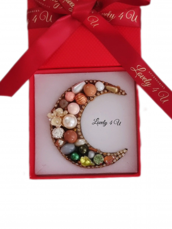 BROSA BRAD , ACCESORII LOVELY 4 U, accesorii lovely 4 u, cadou timisoara, brosa coroni de iarna cu pietre colorate, brose colorate, brose craciun, brose cu pietre naturale, brose handmade, brose handmade colorate de craciun, brose pietre semipretioase, cadouri copii craciun, cadouri craciun, cadouri de craciun, cadouri de craciun pentru copii, cadouri de craciun pentru fete,  BIJUTERII LOVELY 4 U, BIJUTERII ACCESORII POM DE CRĂCIUN, BROSE ELEGANTE, CADOU CRACIUN, BIJUTERII CRACIUN, BIJUTERII, BROSE, CADOU DE LUX, ACCESORII DE LUX, IDEI CADOU