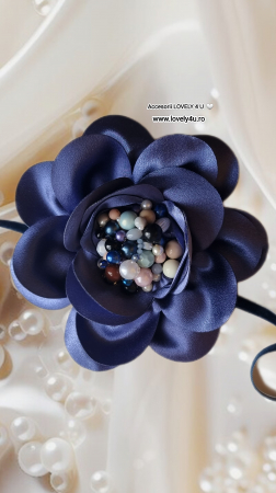 Accesorii LOVELY 4 U, Broșă model unicat, ZAMBET de PRIMAVARA - Accesoriu tip broșă floare blue cu perle, broșă handmade floare mare textila, brățară floare textila și colier floare mare culoare nuanțe albastru Brosa floare textila, Brosa bleu floare handmade, Brosa floare neagra, Floare textila mare, ,accesorii camasa, accesorii dama, accesorii elegante, accesorii fashion, accesorii perle, accesoriu de pus la gat, accesoriu elegant, accesoriu fashion. [3]