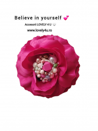 Broșă model unicat, PARFUM de IUBIRE- Accesoriu tip broșă floare roz cu perle, broșă handmade floare mare textila, brățară floare textila și colier floare mare culoare nuanțe roz fuchsia [1]