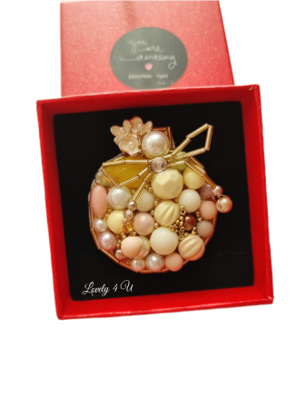 brosa de iarna cu pietre colorate, brose colorate, brose craciun, brose cu pietre naturale, brose handmade, brose handmade colorate de craciun, brose pietre semipretioase, glob de craciun, catifea neagra, perle, accesorii lovely 4 u cadouri copii craciun, cadouri craciun, cadouri de cra [3]
