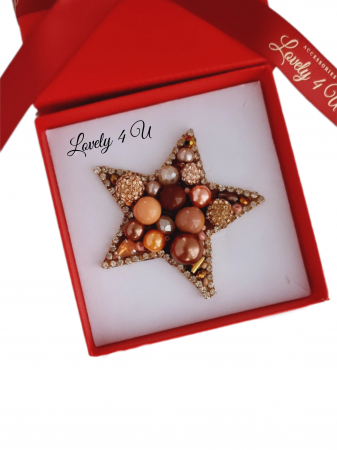 accesorii lovely 4 u, cadou timisoara, brosa stea de iarna cu perle,  stea cu perle, accesorii stea cu perle, steluta de craciun, brosa mare, brose colorate, brose craciun, brose cu pietre naturale, brose handmade, brose handmade colorate de craciun, brose pietre semipretioase, cadouri copii craciun, cadouri craciun, cadouri de craciun, cadouri de craciun pentru copii, cadouri de craciun pentru fete, brosa steluta , brosa alba [3]