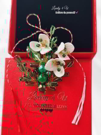 IDEI CADOURI DE CRACIUN - SET ACCESORII , BIJUTERII, BROSE PENTRU CRACIUN - brosa ghiocei, accesorii ghiocei, bijuterii ghiocei, Broșă buchet ghioceii - Martisorul perfect - Accesorii handmade cu flori, cristale, pietricele si baza placata cu aur, brosa realizata manual in Romania, idei cadou pentru 1 Martie / 8 Martie accesorii lovely 4 u, accesorii elegante, cadou 8 martie, cadou ziua femei, cadou pentru ea, bijuterii 2023, accesorii martisor, martisor 2023, martisoare