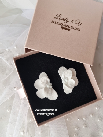 Cercei albi mireasa floare, Believe in yourself - Cercei handmade cristale, perle, cercei eleganți eveniment , cercei cu mesaj motivațional, realizați manual in Romania, L 4cm [1]