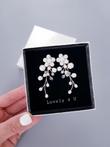 CERCEI MIREASA, CERCEI PERLE ALBE, CERCEI ARGINT, CERCEI NUNTA, ACCESORII LOVELY4U, ACCESORII MIREASA, ACCESORII NUNTA, BIJUTERII MIREASA, BIJUTERII 2024, CERCEI PERLE, ACCESORII PERLE ALBE, PERLE ALB, CERCEI IRINA WHITE, CERCEI LUNGI MIREASA CU PERLE [7]