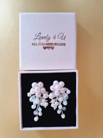 CERCEI ROZ, CERCEI ROSE GOLD, CERCEI eleganti, CERCEI MIREASA CU PERLE ROZ, CERCEI CU PERLE, CERCEI ARGINT, CERCEI LOVELY4U, cercei cu perle, cercei lungi mireasa, ACCESORII LOVELY4U, BIJUTERII MIREASA, BIJUTERII, NUNTA ,CERCEI MIREASA, cercei discreti, cercei eleganti mireasa, cercei handmade , cercei nasa, cercei cununie civila, cercei soacra, frunze, pietricele, cristale [9]