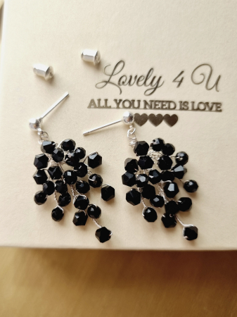 CASUAL / ACCESORII   handmade / CADOURI - cercei eveniment negri, cercei eleganți cu pietricele, cercei handmade negri, cercei placați cu argint, cercei damă seară, cercei statement negri, bijuterii handmade România, cercei petrecere, cercei ocazie specială, cercei unicat eveniment, cercei lungi negri, cercei rafinați negri, cercei negri cadou, cercei damă eleganți, accesorii negre handmade, cercei Lovely 4 U, cercei pentru rochie elegantă, cercei negri bijuterii,