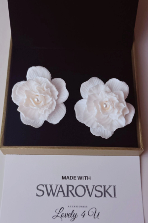 SWAROVSKI - Cercei  GARDENIA – Cercei Handmade cu Flori Modelate Manual și Perle Swarovski