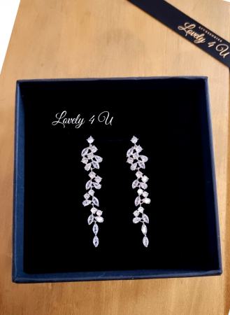 cercei mireasa lungi, cercei mireasa LOVELY 4 U, bijuterii mireasa, cercei candelabru mireasa, cercei de lux mireasa, cercei 2023, cercei cu zirconiu mireasa, cercei unicat, cercei romenia, cercei argintii [3]