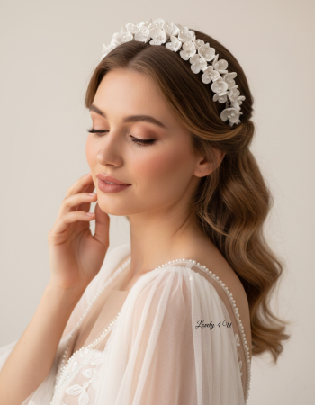 ACCESORII / PRODUSE - coroniță mireasă, coroniță mireasă handmade, coroniță mireasă flori, coroniță mireasă perle, coroniță placată cu argint, diademă mireasă handmade, accesoriu păr mireasă, coroniță romantică nuntă, coroniță flori albe, coroniță mireasă cu cristale, coroniță unicat mireasă, bijuterii handmade mireasă, accesoriu păr cu perle și cristale, coroniță elegantă nuntă, Lovely 4 U coroniță,